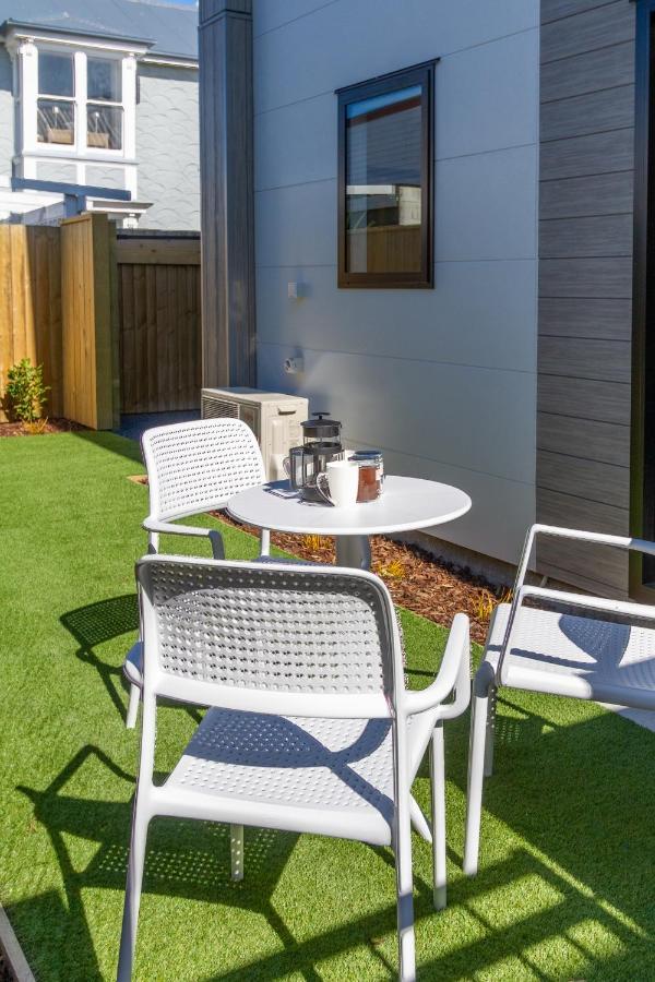 Beachside Bliss: 1 Bed 1 Bath Крайстчърч Екстериор снимка