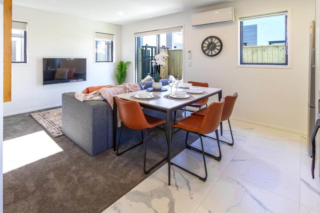Beachside Bliss: 1 Bed 1 Bath Крайстчърч Екстериор снимка
