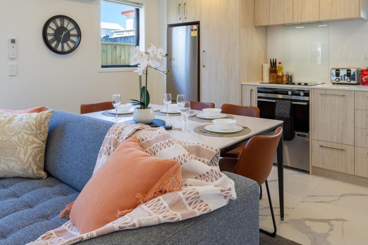 Beachside Bliss: 1 Bed 1 Bath Крайстчърч Екстериор снимка